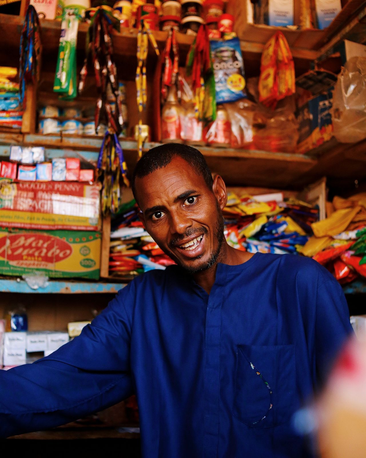 Rwandan business owner using Bareconnect